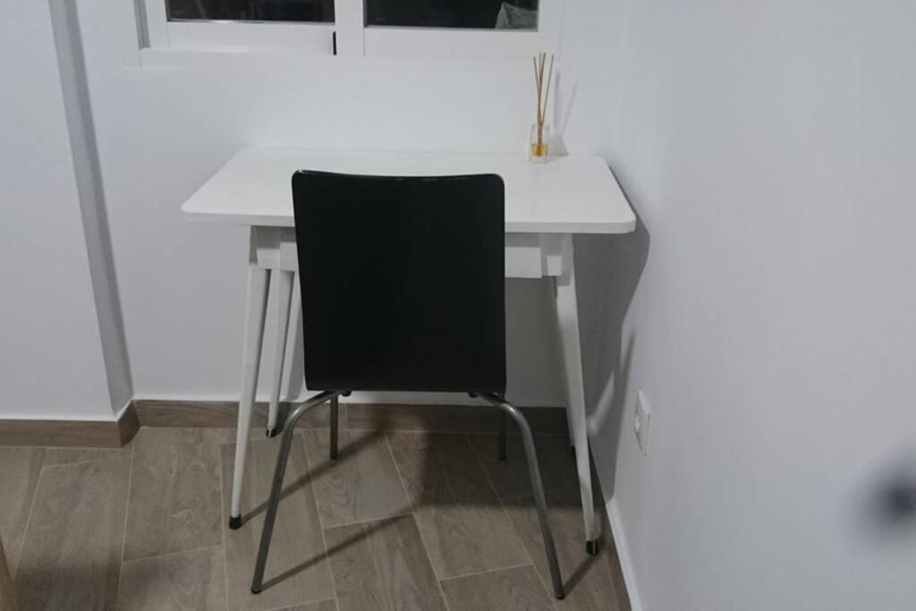 Espacioso Y Centrico Piso Con Zona Chill-Out Alicante Bagian luar foto