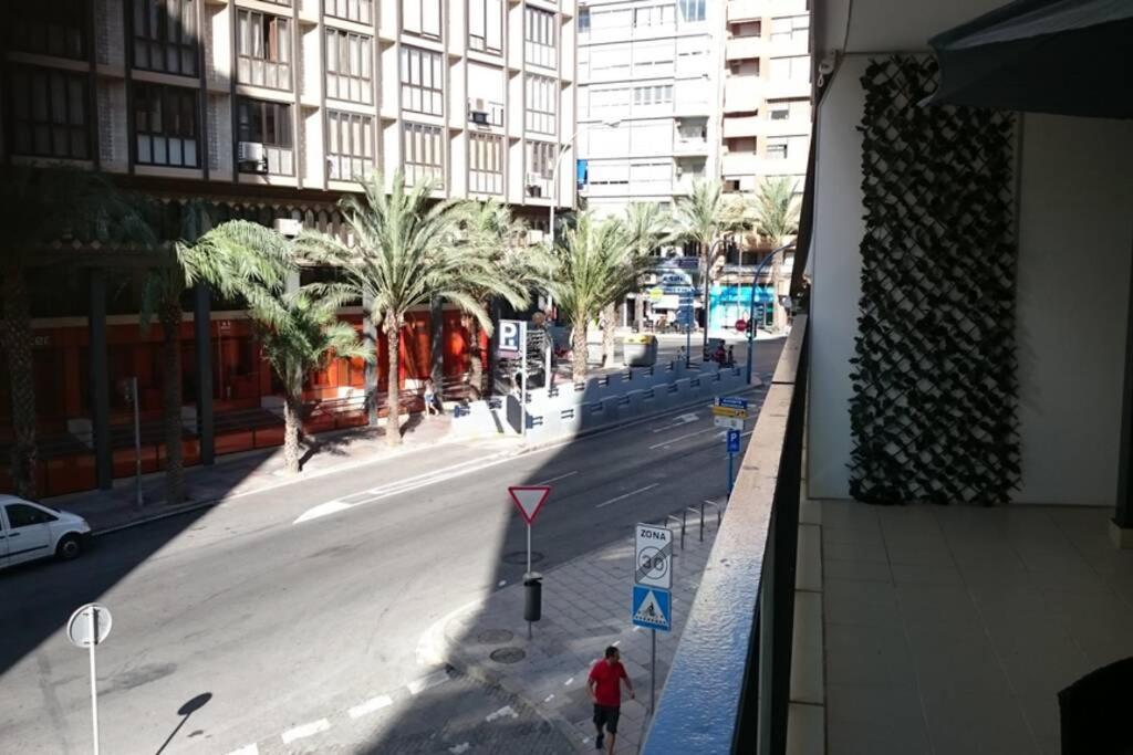 Espacioso Y Centrico Piso Con Zona Chill-Out Alicante Bagian luar foto