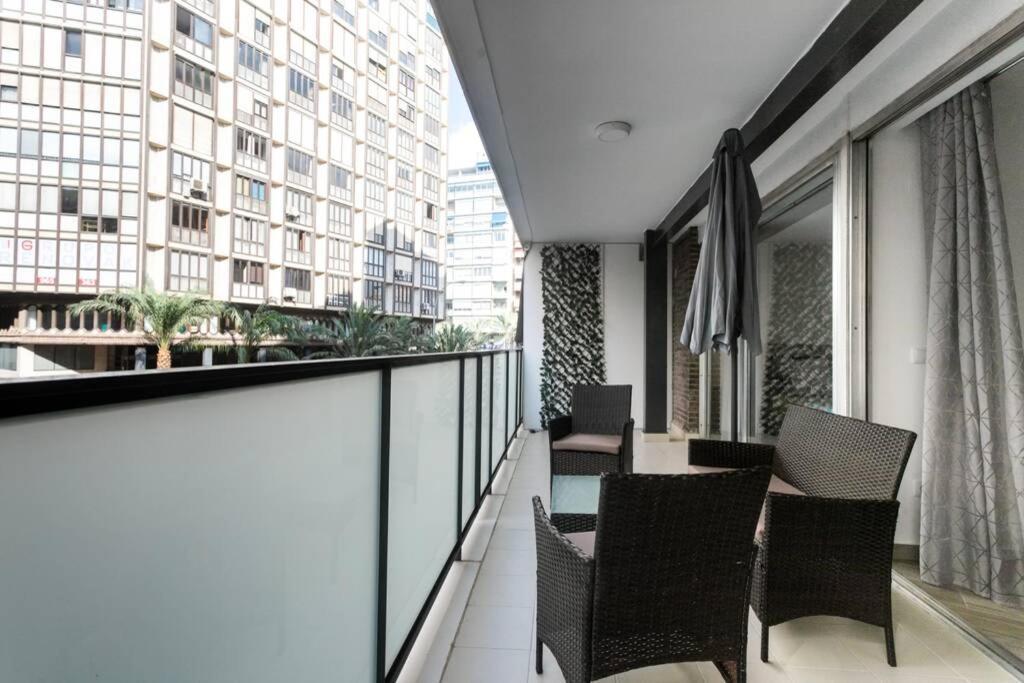 Espacioso Y Centrico Piso Con Zona Chill-Out Alicante Bagian luar foto